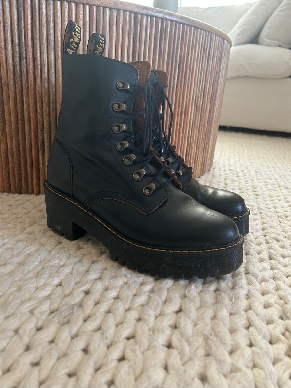 Dr. Martens LEONA WOMEN'S VINTAGE SMOOTH LEATHER HEELED BOOTS - Size 9 - Combat - Picture 3 of 10
